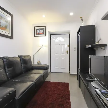 Cosy Flat By Homing Apartament