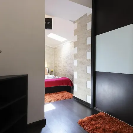 Cosy Flat By Homing